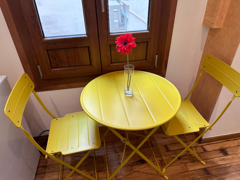 Rep84 — dining area