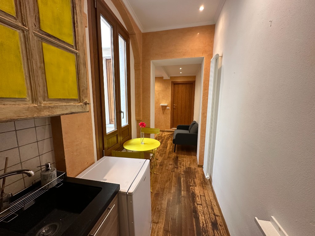 Rep84 — suite and kitchen